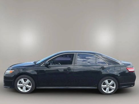 Used 2011 Toyota Camry SE w/ Sport Leather Pkg FWD image 4