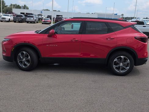Used 2024 Chevrolet Blazer LT w/ Convenience Package FWD image 2