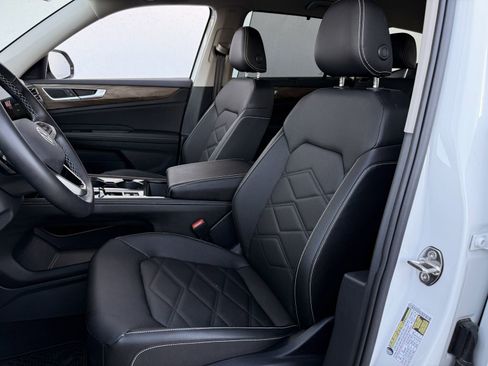 New 2025 Volkswagen Atlas SE image 22