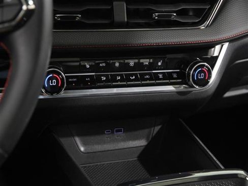 Used 2025 Chevrolet Equinox RS image 13