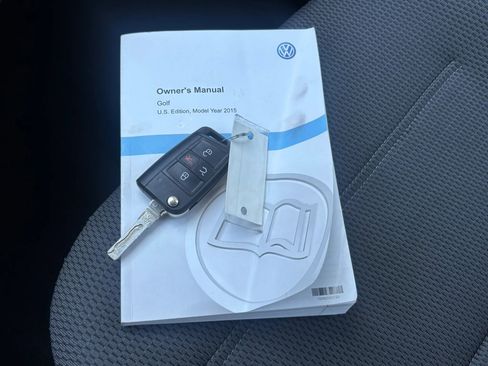 Used 2015 Volkswagen Golf Launch Edition FWD image 29