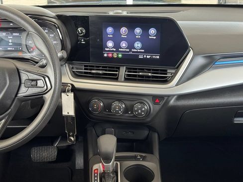 Used 2024 Chevrolet Trax LS w/ LS Convenience Package FWD image 23