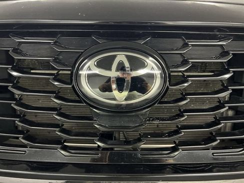 Used 2024 Toyota Highlander XSE AWD/4WD image 31