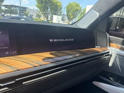 Certified 2025 Cadillac Escalade Sport Platinum AWD/4WD image 21