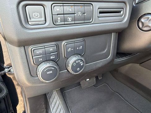 Used 2024 Chevrolet Suburban RST w/ Luxury Package AWD/4WD image 27