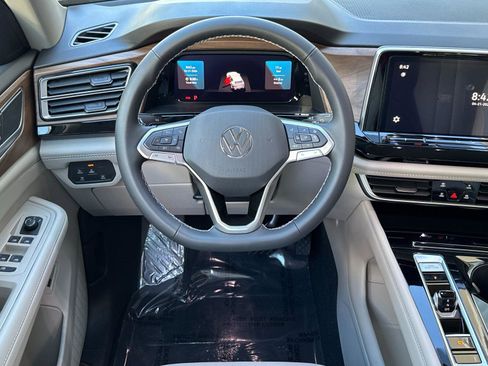 New 2026 Volkswagen Atlas SE image 13