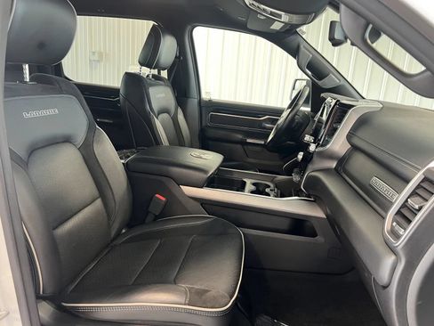 Used 2020 RAM 1500 Laramie w/ Sport Appearance Package AWD/4WD image 31