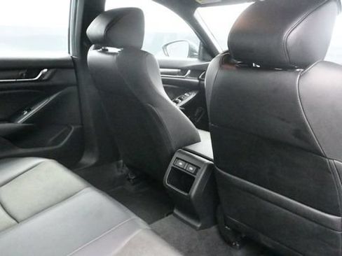 Used 2022 Honda Accord Sport image 13