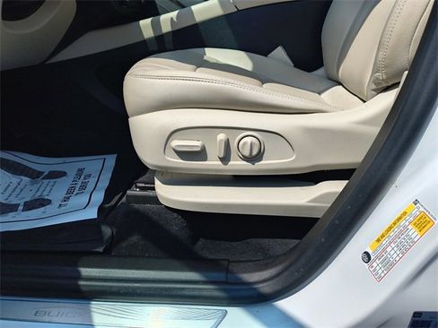 Used 2022 Buick Enclave Essence w/ Sport Touring Edition image 15