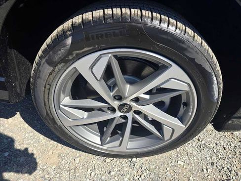 New 2025 Audi Q3 2.0T Premium image 9