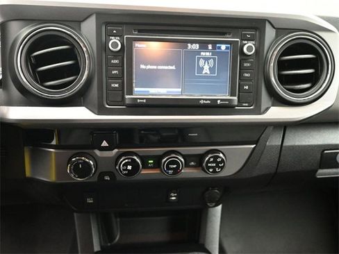 Used 2017 Toyota Tacoma SR5 image 17