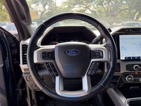 Used 2022 Ford F250 Lariat w/ Lariat Ultimate Package AWD/4WD image 14