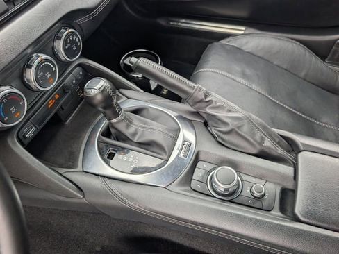 Used 2025 MAZDA MX-5 Miata RF Grand Touring RWD image 19