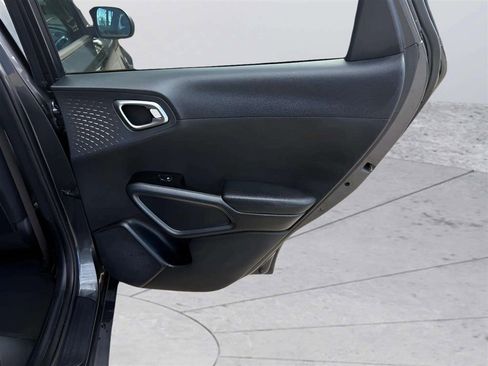 Used 2021 Kia Soul S FWD image 19