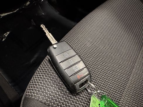 Used 2018 Kia Forte LX image 9
