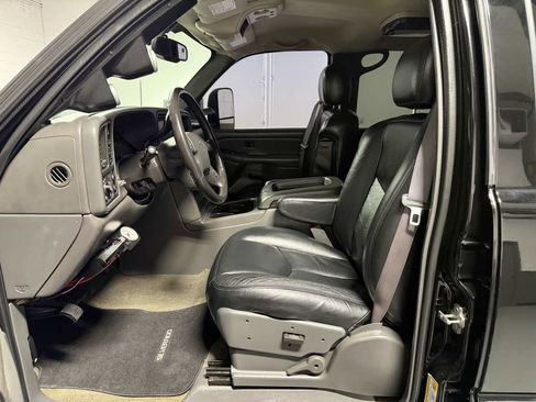 Used 2007 Chevrolet Silverado 2500 LT w/ Heavy-Duty Power Package image 21