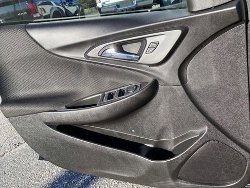 Used 2023 Chevrolet Malibu LT image 18