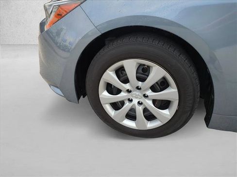 Used 2022 Toyota Corolla LE FWD image 22