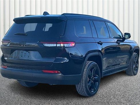 Used 2024 Jeep Grand Cherokee L Altitude image 12