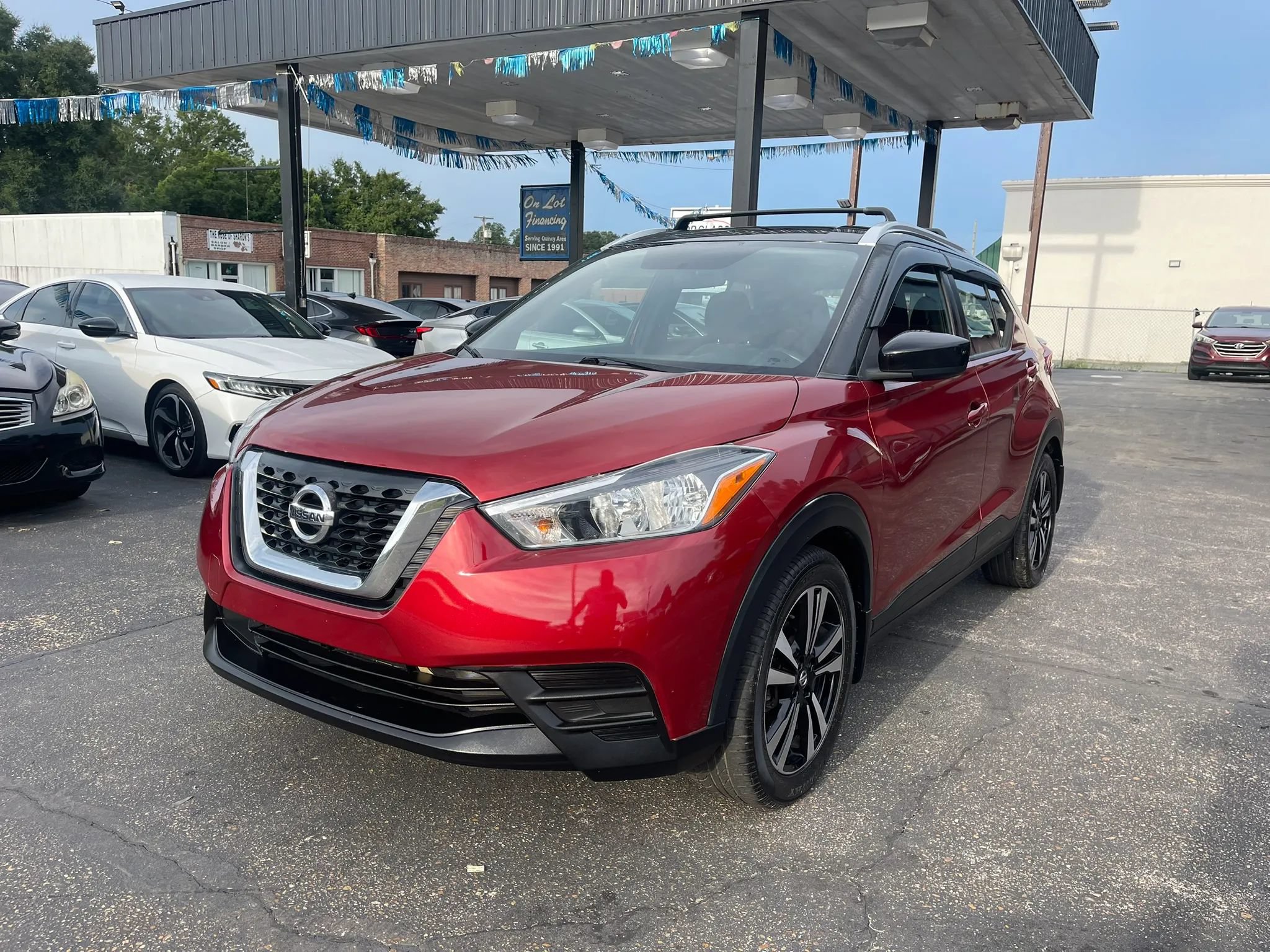 Used 2018 Nissan Kicks SV FWD image 1