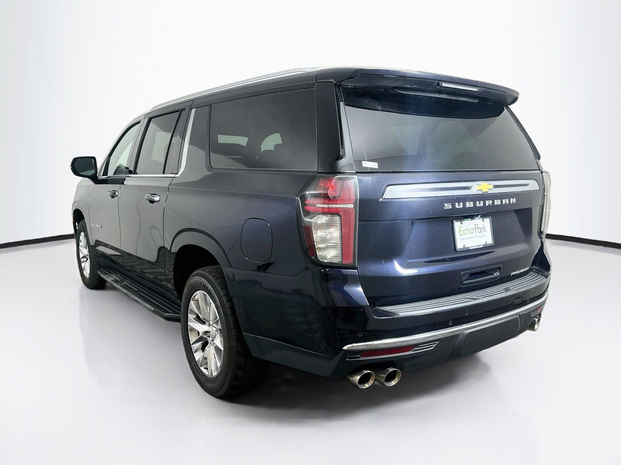 Used 2023 Chevrolet Suburban Premier AWD/4WD image 5