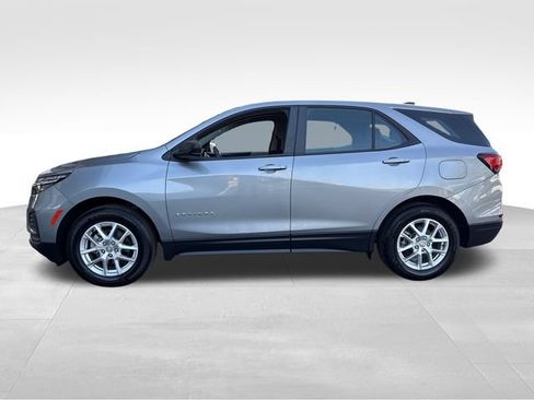 Certified 2024 Chevrolet Equinox LS FWD image 2