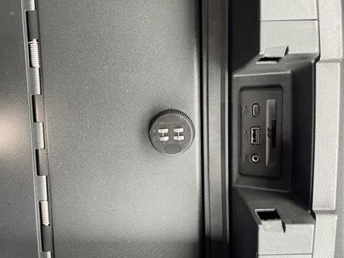 Used 2021 GMC Sierra 1500 Elevation w/ Preferred Package image 25