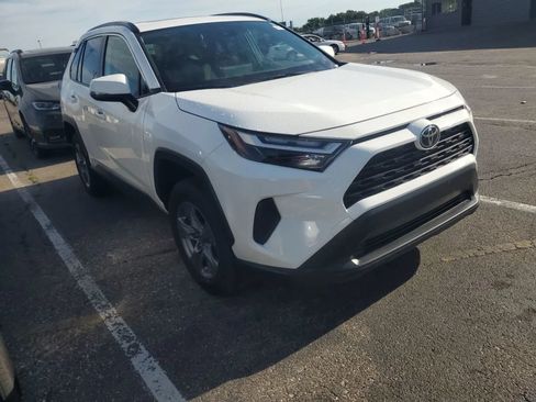 Used 2025 Toyota RAV4 XLE w/ Convenience Package AWD/4WD image 4