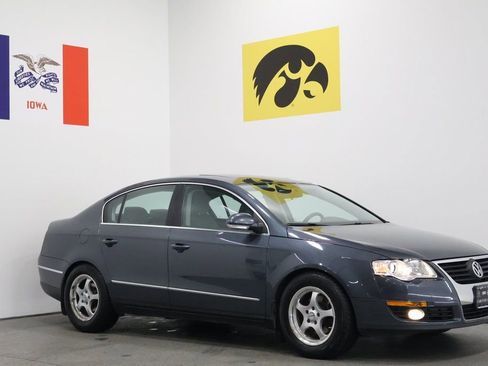 Used 2010 Volkswagen Passat Komfort image 1