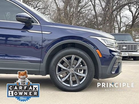 Used 2023 Volkswagen Tiguan SE w/ Panoramic Sunroof Package image 10