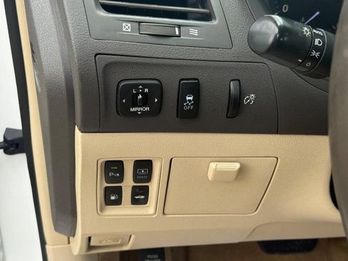 Used 2011 Lexus ES 350 FWD image 16