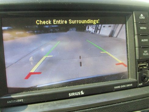 Used 2014 Chrysler Town & Country Touring FWD image 35