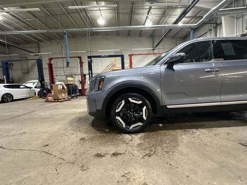 Certified 2024 Kia Telluride S w/ S Sunroof Package image 21