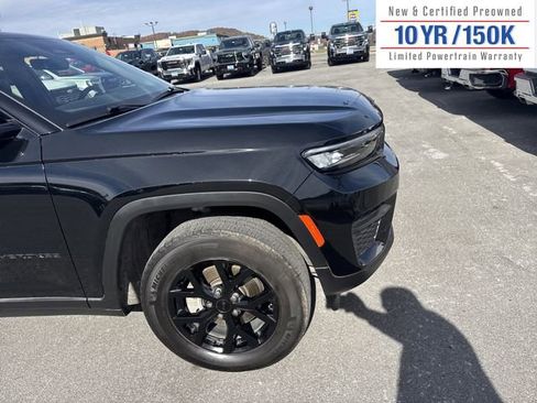 Used 2025 Jeep Grand Cherokee Altitude image 4