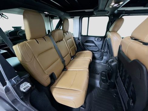 Used 2020 Jeep Wrangler Unlimited Rubicon w/ Uconnect 4C Nav & Sound Group image 25