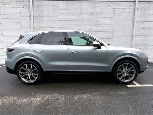 Certified 2022 Porsche Cayenne AWD/4WD image 6