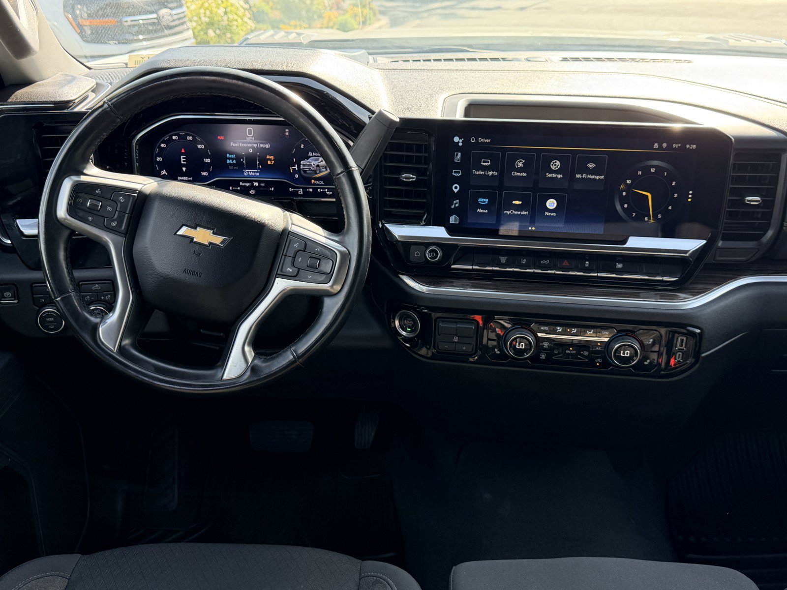 Used 2025 Chevrolet Silverado 2500 LT w/ Convenience Package AWD/4WD image 14