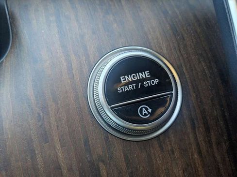 Certified 2025 Mercedes-Benz C 300 4MATIC Sedan image 19