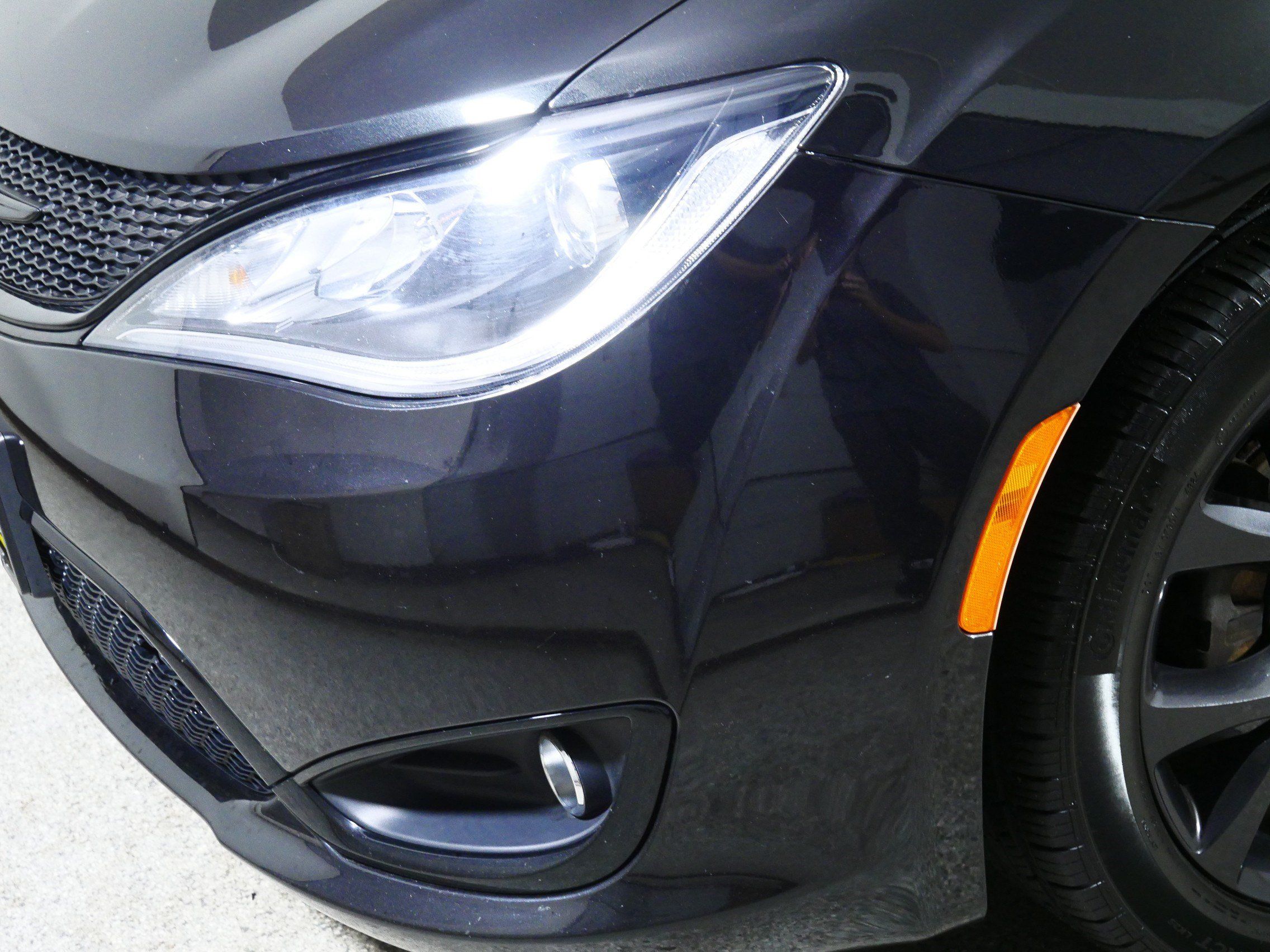 Used 2020 Chrysler Pacifica Touring-L FWD image 16