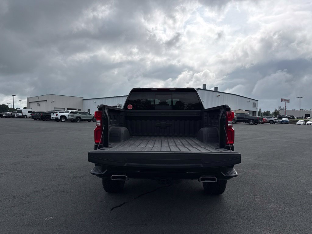 Used 2026 Chevrolet Silverado 1500 LT Trail Boss w/ LT Trail Boss Premium Package AWD/4WD image 19