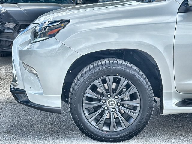 Used 2023 Lexus GX 460 Luxury w/ Sport Design Package AWD/4WD image 10