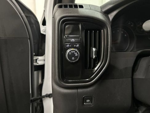 Used 2020 Chevrolet Silverado 1500 Custom w/ Custom Value Package RWD image 33