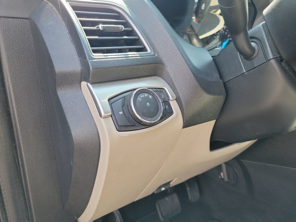 Used 2018 Ford Explorer FWD image 26