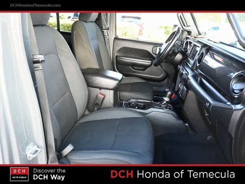Used 2022 Jeep Gladiator Sport image 21