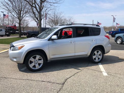 Used 2006 Toyota RAV4 Sport FWD image 2
