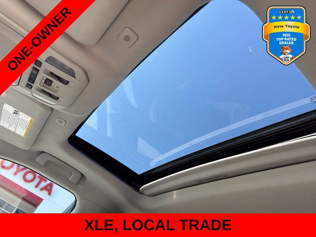 Used 2024 Toyota Highlander XLE FWD image 11