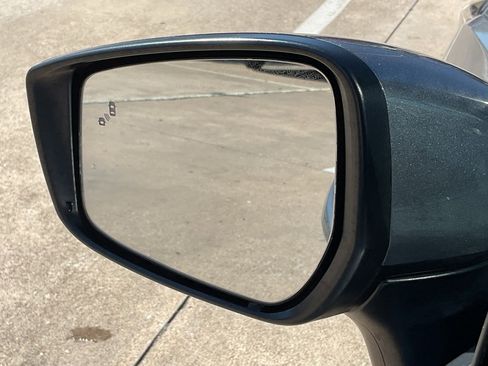 Used 2025 Nissan Versa SV image 11