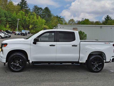 Used 2022 Chevrolet Silverado 1500 Custom AWD/4WD image 4