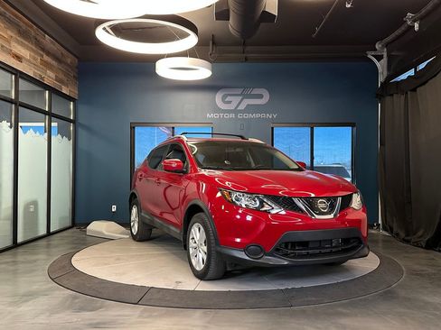 Used 2018 Nissan Rogue Sport SV AWD/4WD image 1