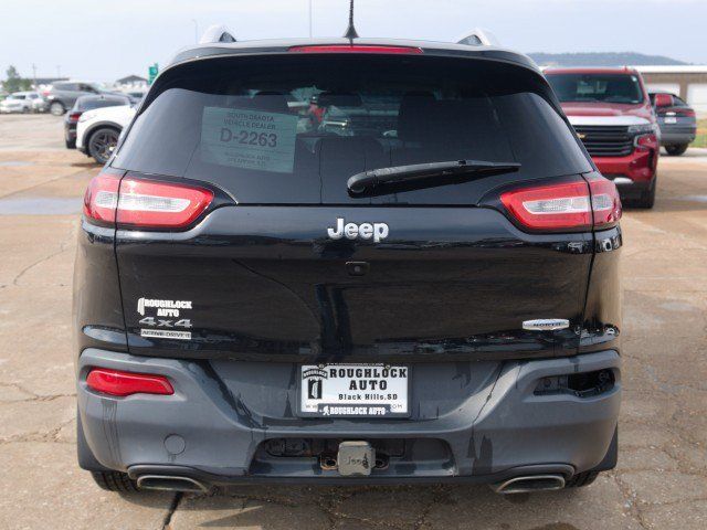 Used 2017 Jeep Cherokee Latitude w/ Cold Weather Group AWD/4WD image 4